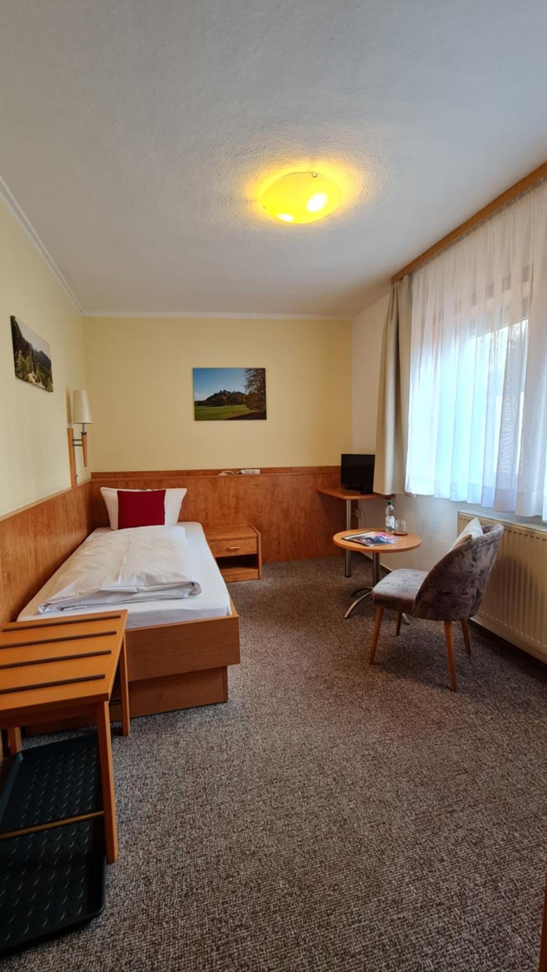 Inn Gasthaus& Zum Roten Haus 2*