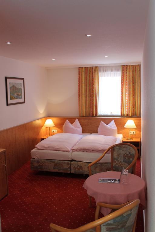 Inn Gasthaus& Zum Roten Haus 2*